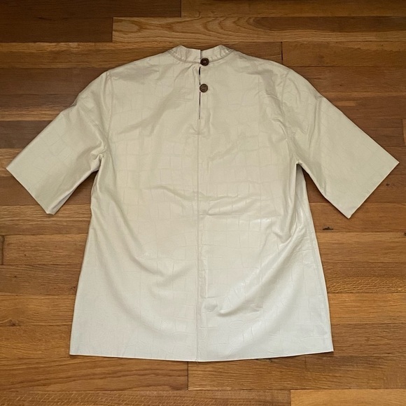 Nanushka Kaden Vegan Leather Croc Embossed Tee in Cream S - Picture 6 of 9